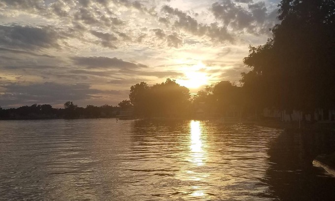 Syracuse House | Unique 3 BR, 2 BR Waterfront Home/Vacation Getaway in Syracuse, Indiana