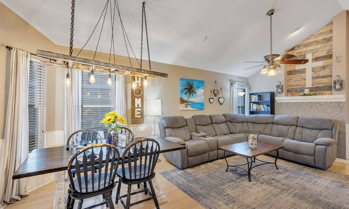 Oviedo House | 🧡 Unique 6/3, Pool, Pergola, 🎥 Movie/Game Room, UCF, Disney, Beaches, 5⭐!