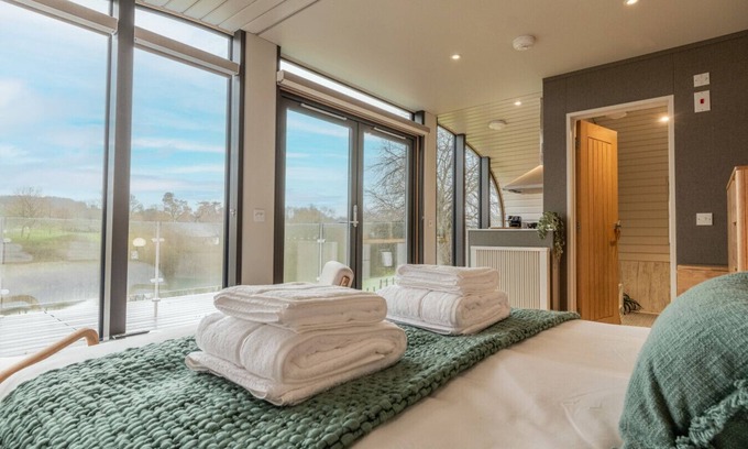Chipping Norton Cabin | Unique Eco Studio Pod on Old Chalford Estate