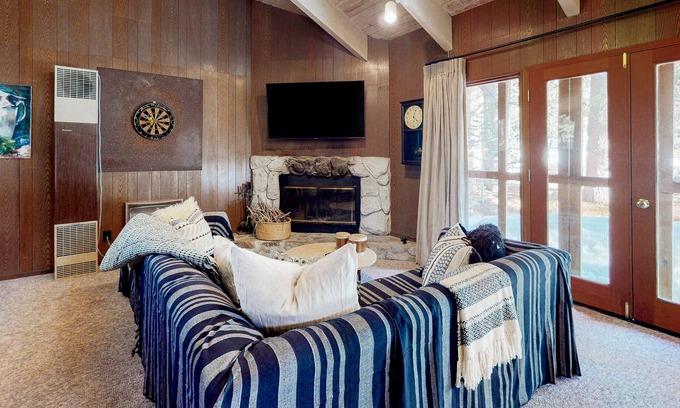 Pla-Vada Woodlands House | Unique Mid-Century Family-Friendly Cabin with Washer/Dryer, Fireplace