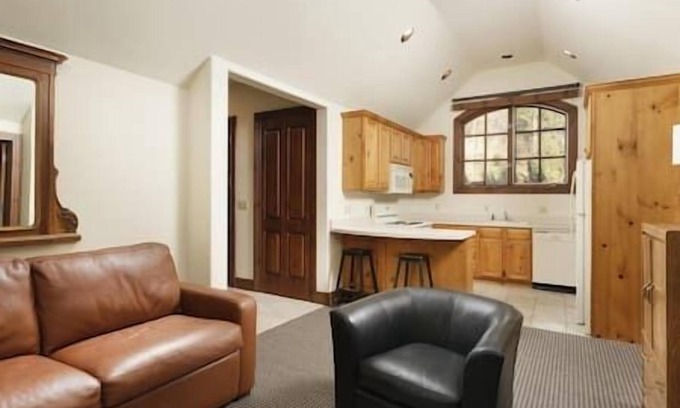 Aspen House | Unique Mountain Retreat, Just Minutes to the Core!