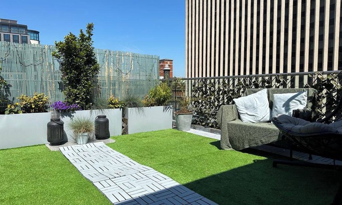The Westside Apartment | Unique Penthouse with Jacuzzi & Garden