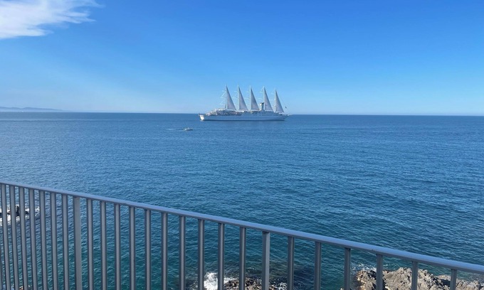 Collioure Apartment | Unique sea view, front-line apartment