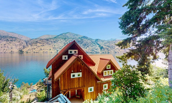 Chelan House | Unique South Shore lakefront retreat w/private hot tub and lake views