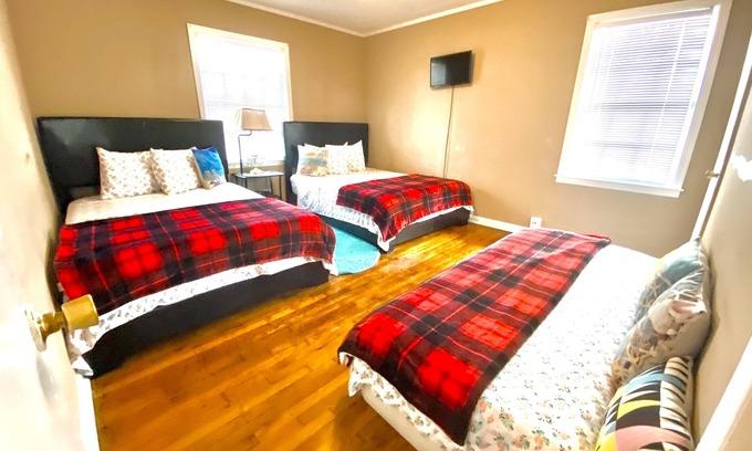 Stockbridge House | 🔺Unique Space 🔺Awesome-3BR/1.5BT/Fenced/5*Clean/Private/Safe/WiFi-TV🔺@S-ALT