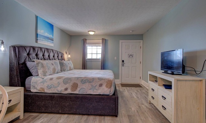 Surf City Hotel | Unit 215SD at Tiffany's Motel