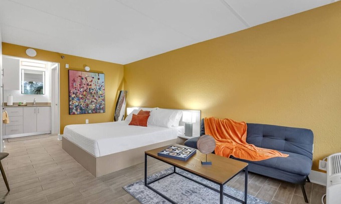 Kissimmee Apartment | ✨Unlock Affordable Luxury – Designer Studios Starting Below Market Rates!