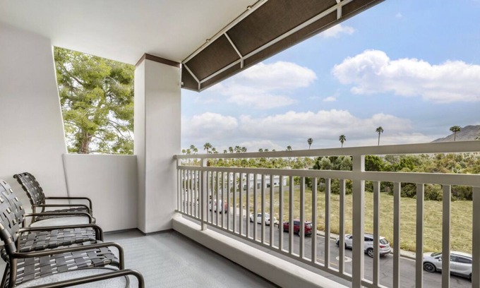 Canyon Corridor Resort | Unwind & Explore | Your Relaxing Retreat! 2 Spacious 2BR Suites w/ Living Area