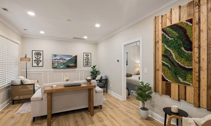 Charlotte House | Unwind in cozy home, king beds, family friendly, walk to Camp N End, near Uptown
