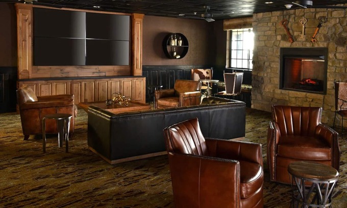 Broken Arrow Hotel | Unwind in Style: Broken Arrow Suite with Free Hot Breakfast | 2 Units