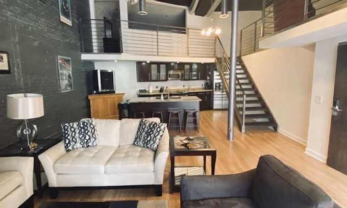 Downtown Nashville Condo | Up to 50% off! Spacious & Clean Loft! Downtown right out the Front Door