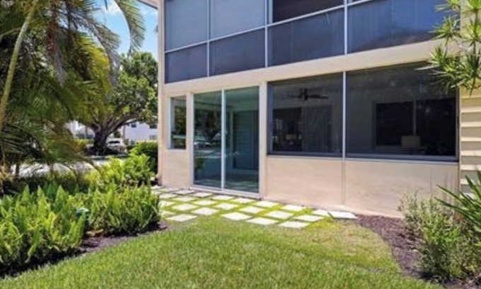 Moorings Condo | Updated 2 Bedroom Condo in Moorings