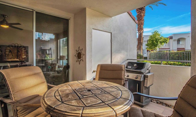 Palm Springs Condo | Updated 2 Bedroom 2 Bath Condo in PS-close to airport and downtown.