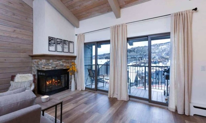 Snowmass Village Condo | Updated 3 BR Condo w/Pool & Hot-tub