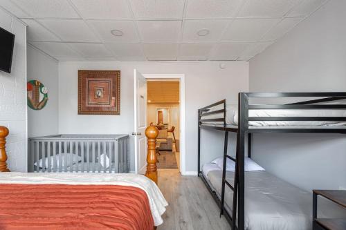 Constable Hook Apartment | Updated 3BR 2BA Apartment Near NYC Airport
