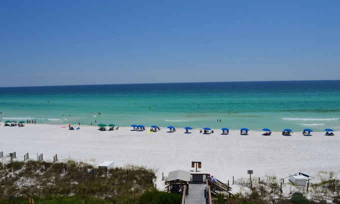 Miramar Beach Condo | Updated Beachfront 😎 New 65" TV ⛵️ Watch 🐬 From the Balcony 🐠🦀⛱️