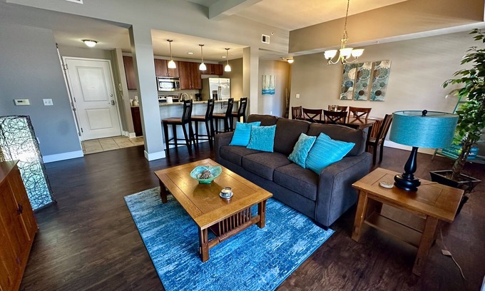 Grand Haven Condo | Updated Condo Near Beaches, Downtown, Restaurants, and Shops