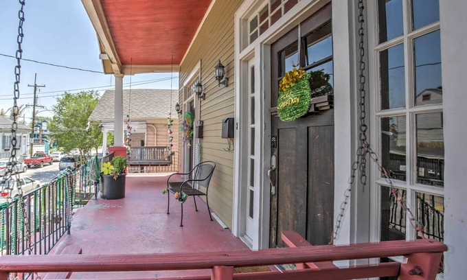 East Riverside House | Updated Garden District Home - Walk to Magazine St