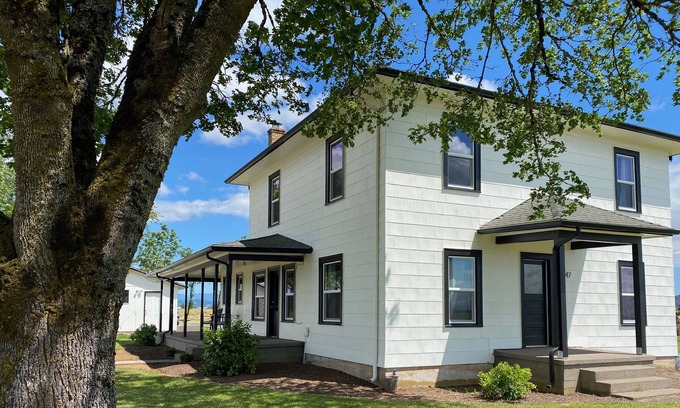 Albany Other | Updated historical home with large porch & great views