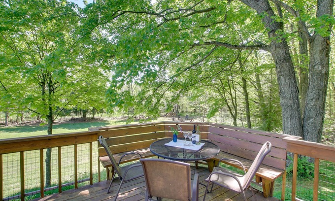 Sister Bay Cottage | Updated Home w/Deck: 2 Mi to Sister Bay Beach!