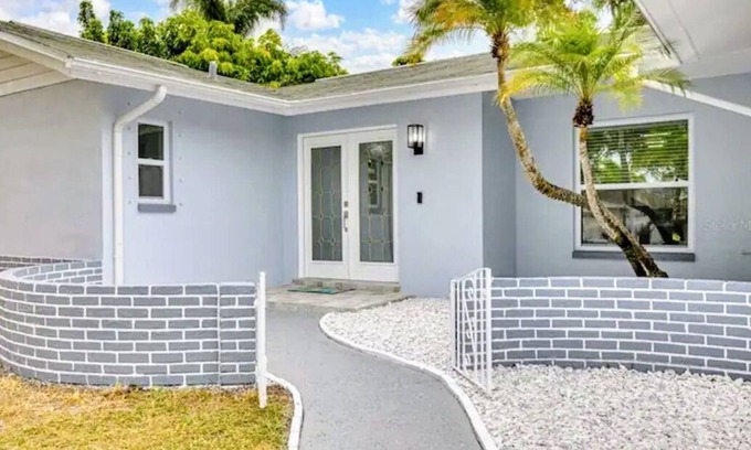 Bayhaven House | Updated House! 3 minutes to Beach Access