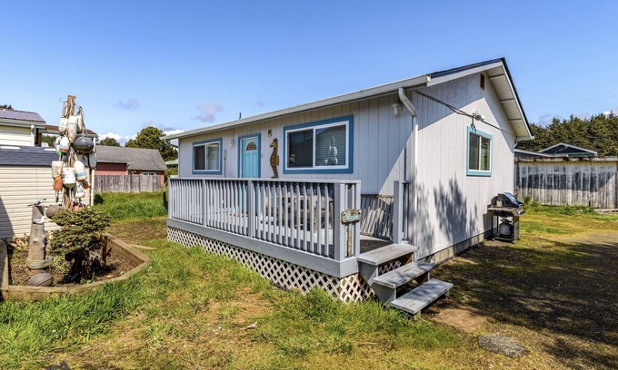 Pacific Beach House | Updates throughout, Large Studio-Style Beach Cabin