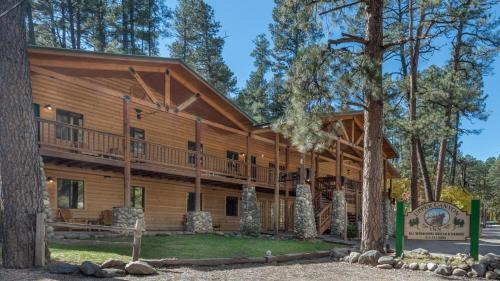 Ruidoso Ski Chalet | Upper Canyon Inn & Cabins