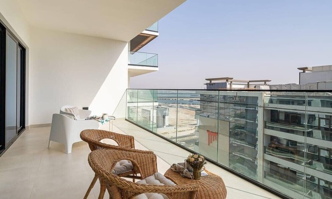 Jadaf Apartment | Upscale 1BR Apt w/Spacious Balcony - Sleeps 3