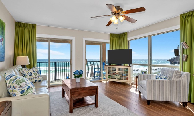 Crystal Beach Condo | Upscale Beach Front! Great Reviews~West End w/Tons of Windows~Free Beach Service