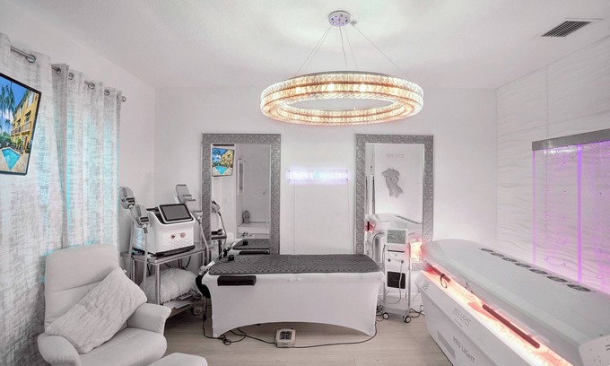 Delray Beach House | Upscale Delray Escape: Anti-Aging Spa Home steps from Beach, NightLife & Dining!