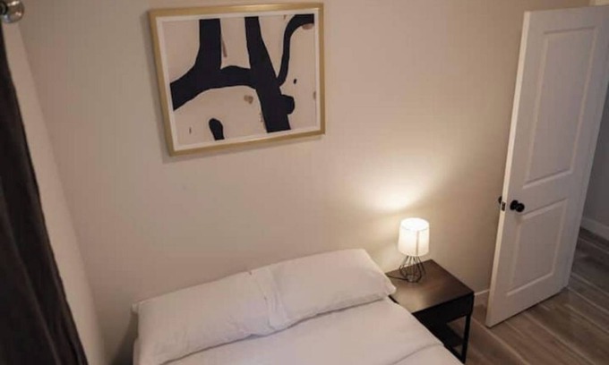 Winnipeg House | Upscale Guest Suite in Winnipeg