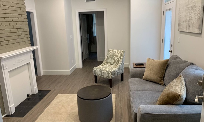 Mobile Condo | Upscale midtown condo, granite, stainless, walk in shower, WiFi, cable!