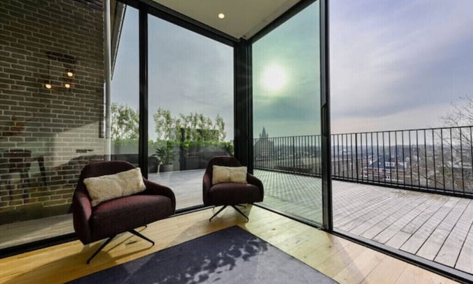 Oisterwijk Condo | Upscale & Unique ~ Cinema Room ~ Terrace ~ Views!