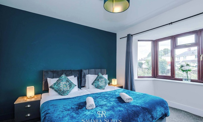 Wolverhampton House | Upto 20%OFF | Modern 5BR | Sleeps 10 | Parking
