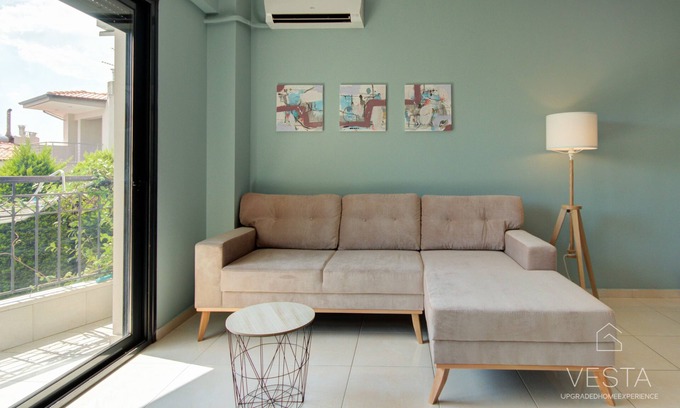 Ano Poli Apartment | Uptown 2-level Apt, private patio & balcony with views