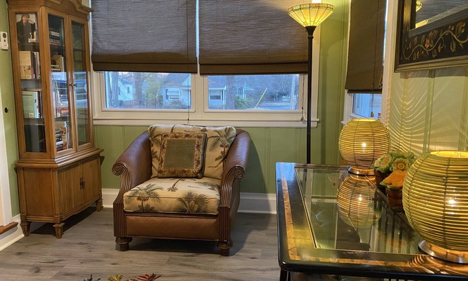 High Point House | Uptown Oasis Eclectic Cottage