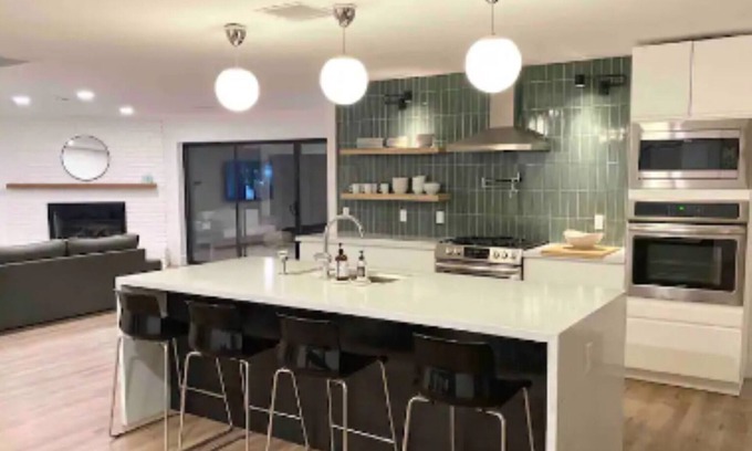 Squaw Peak Heights House | Uptown remodeled home and heated pool