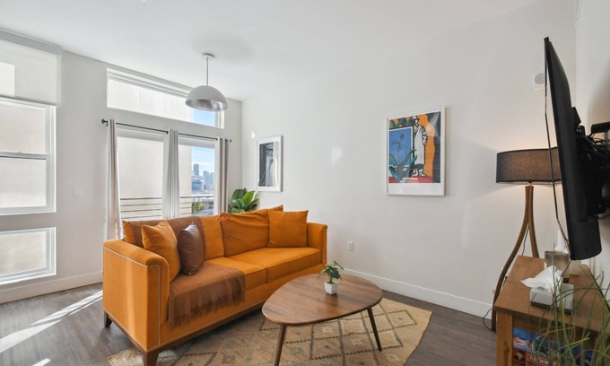 Highland Condo | Urban Elegance | Espadin LoHi