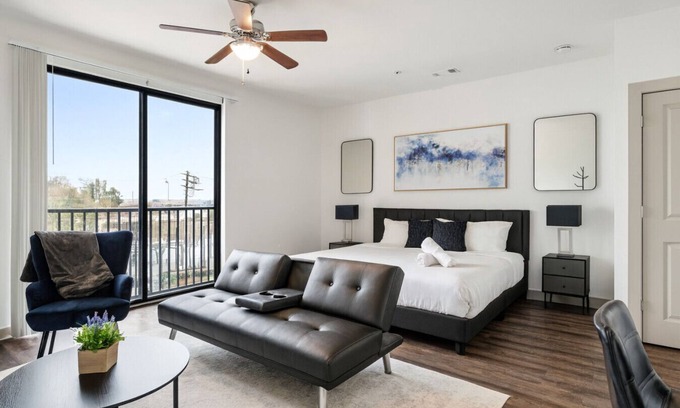 Five Points South Apartment | Urban Mid-Rise Studio | King-Size Stay 3z1
