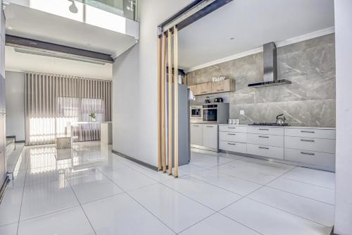Greater Johannesburg Metropolitan Area House | Urban Nest Retreat