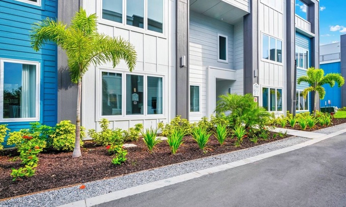 Reunion House | Urban Oasis Condo near Disney with Resort & Waterpark Access - B13-109