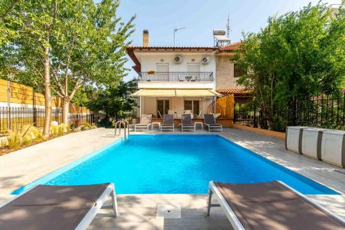 Kalamaria Villa | Urban Oasis - Heated Pool Villa in Thessaloniki