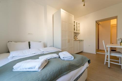 Kosancicev Venac Apartment | Urban Stroll Retreat
