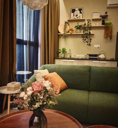 George Town Apartment | Urban Suites 3 Rooms, Cat Theme & Romantic