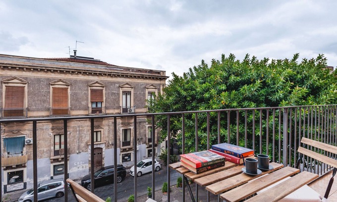 Old Town Apartment | Ursino apartment with balcony by Wonderful Italy