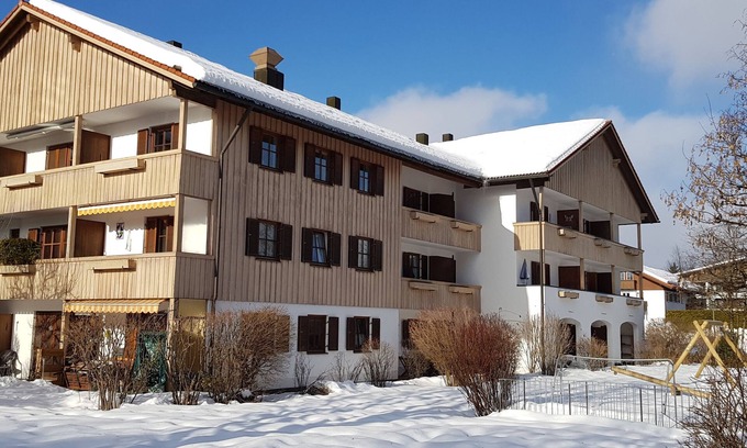 Lenggries Apartment | Urtlmühlhof vacation apartment Buchstein 4 rooms 6 pers. bathtub/shower and two WCs