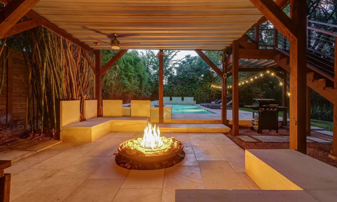 Austin House | UT Football Fave - Fire Pit, Hot Tub, Pool, Patios