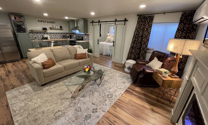 Scera Park South Apartment | Utah Valley Retreat: Luxurious Self check-in, BYU and UVU, EV Charge