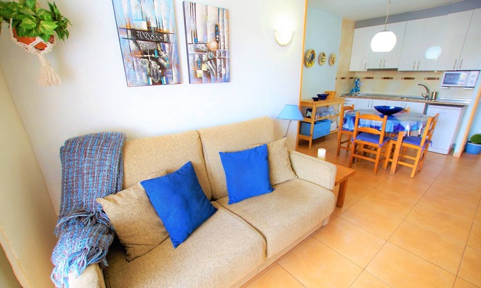 Lloret de Mar Apartment | V&V LLORET-Blau Apartment: 550m. Lloret center, parking included + pool