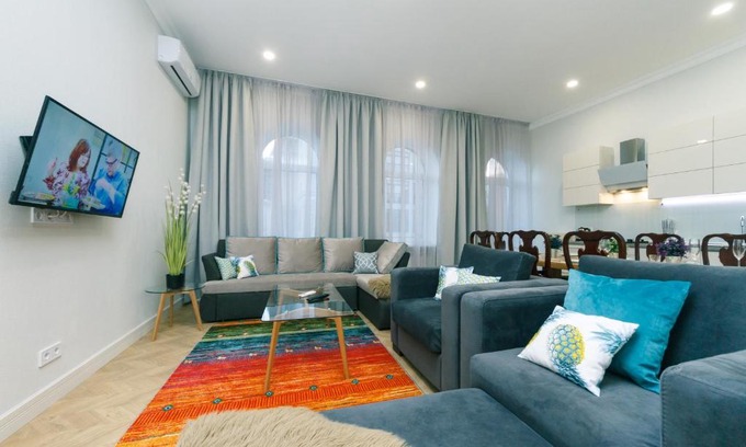 Lypky Apartment | V&V luxury apartments (Arena City,Maydan)